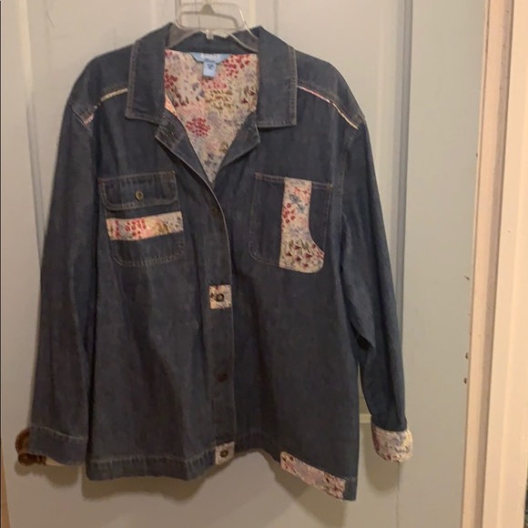 Jean jacket - Picture 1 of 8